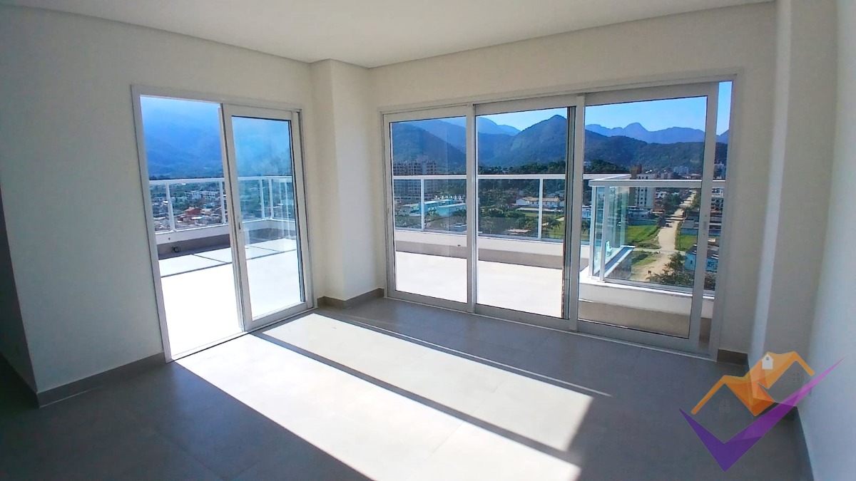 Cobertura dos Sonhos com Vista Panorâmica para o Mar e as Montanhas, Massaguaçu