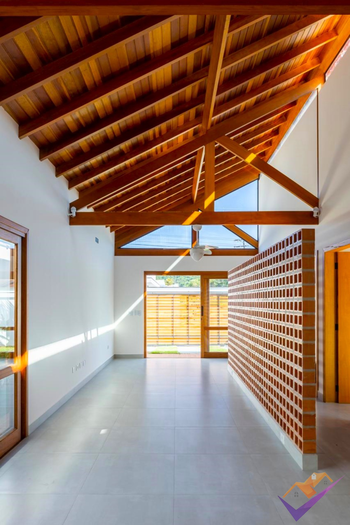 Casa nova, linda e clean em Massaguaçu.