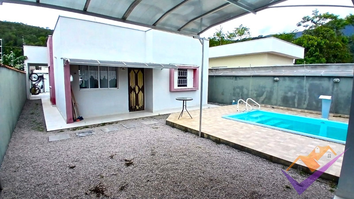Ótima casa à venda em Massaguaçu, Caraguatatuba/SP.