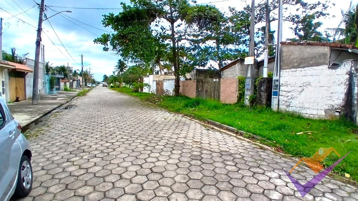 Ótima casa à venda em Massaguaçu, Caraguatatuba/SP.