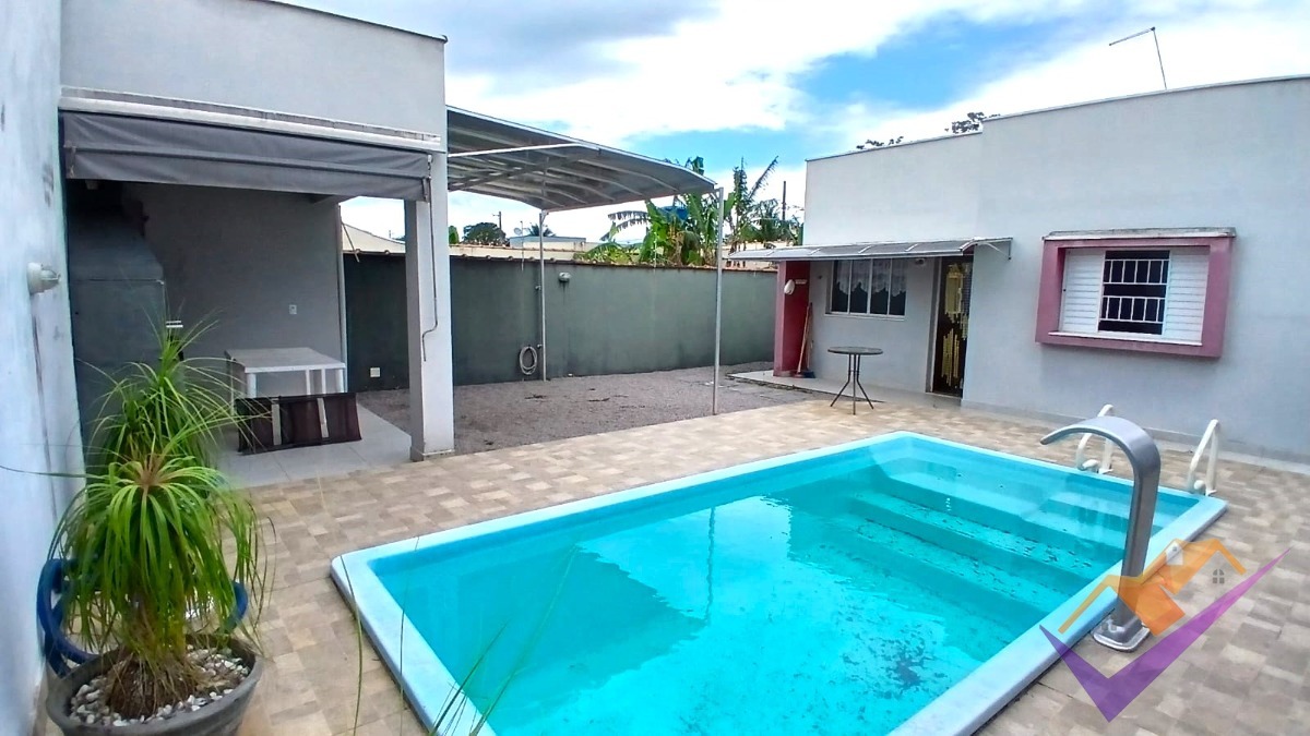 Ótima casa à venda em Massaguaçu, Caraguatatuba/SP.