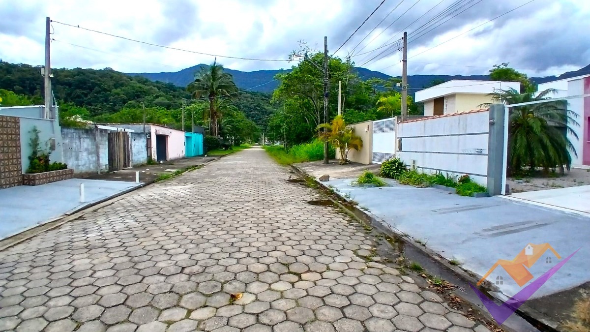 Ótima casa à venda em Massaguaçu, Caraguatatuba/SP.