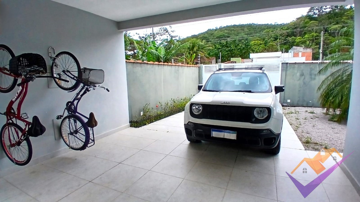 Ótima casa à venda em Massaguaçu, Caraguatatuba/SP.