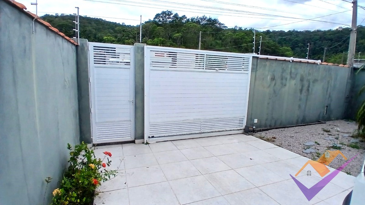 Ótima casa à venda em Massaguaçu, Caraguatatuba/SP.
