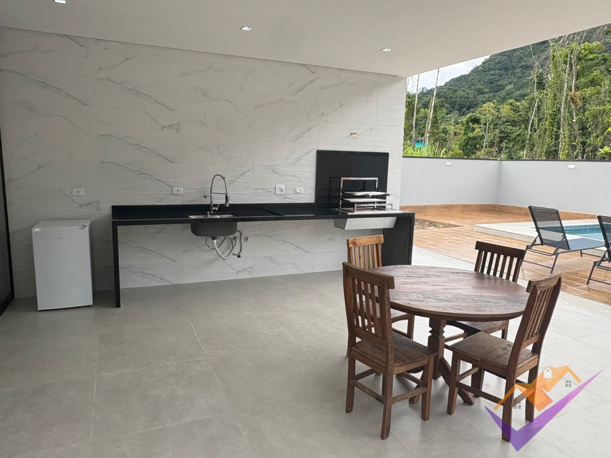Casa, 3 quartos, 225 m² - Foto 2