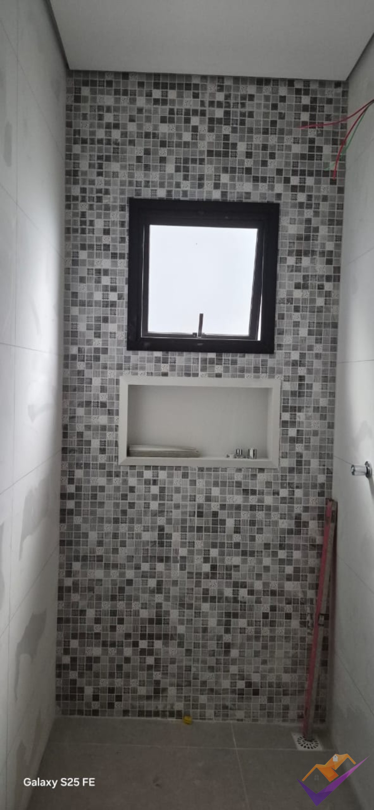 Casa nova com 2 dormitórios e suíte à venda no golfinho - foto 9
