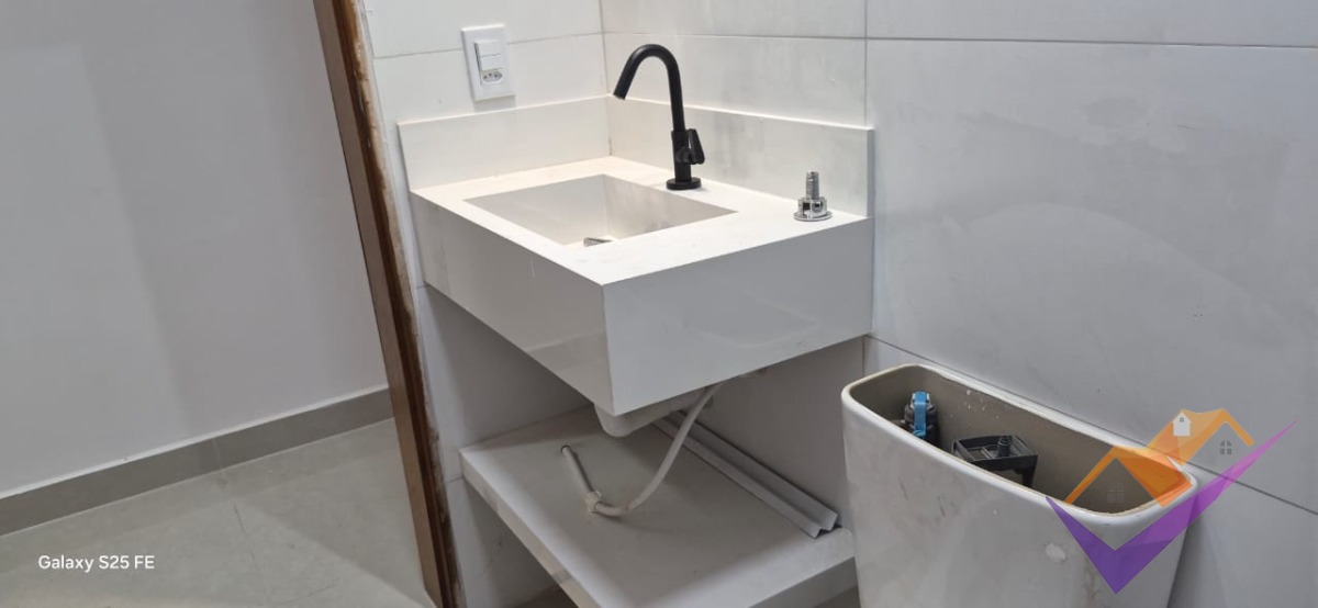 Casa nova com 2 dormitórios e suíte à venda no golfinho - foto 7