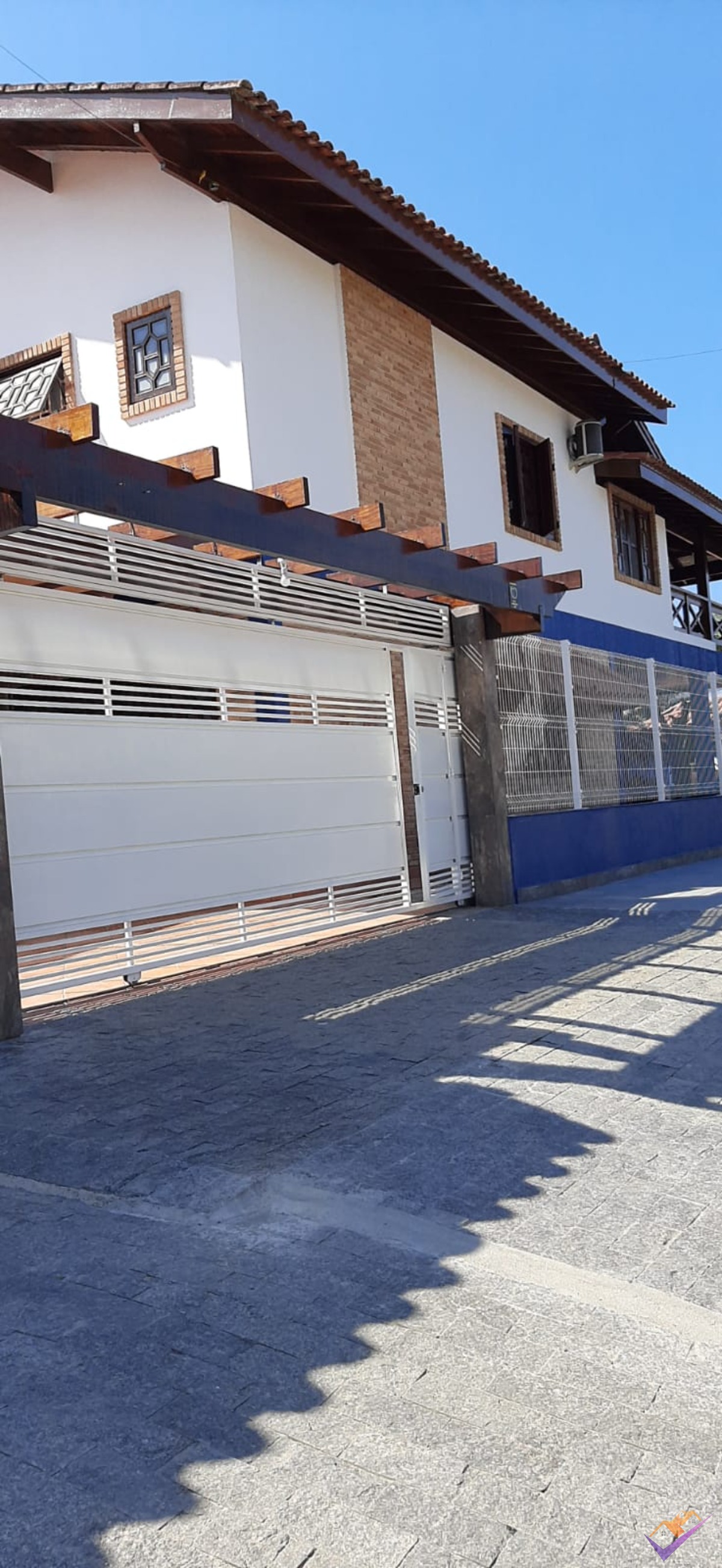 Maravilhosa residência no balneário capricórnio, localizada 