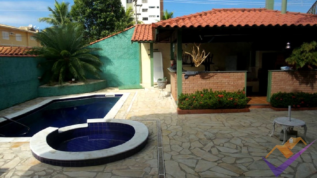 Maravilhosa residência no balneário capricórnio, localizada 