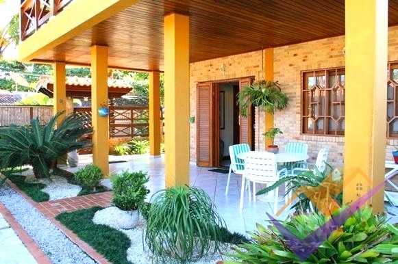 Maravilhosa residência no Balneário Capricórnio, localizada em Caraguatatuba, Litoral Norte SP
