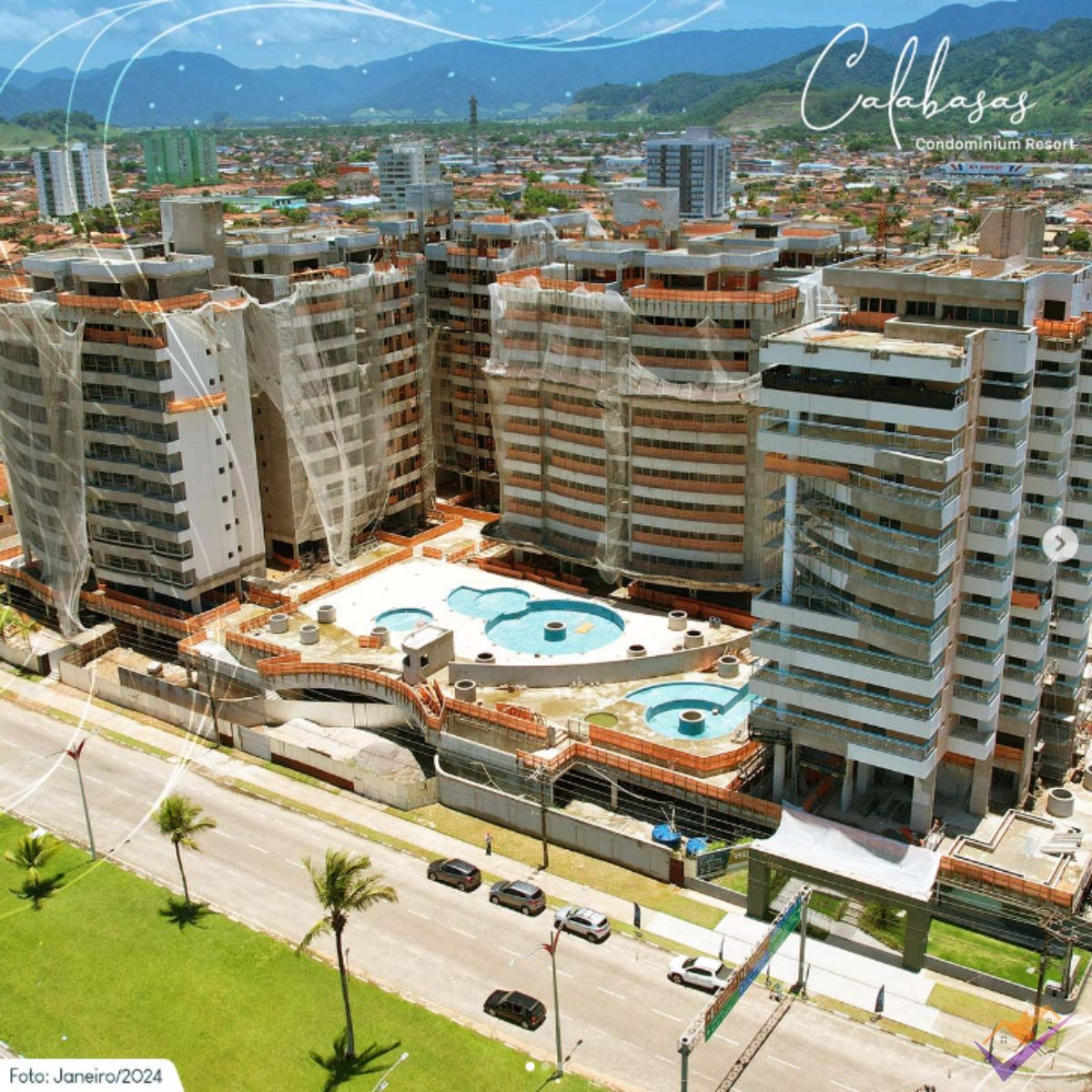 Calabasas Condominium Resort, Apartamento Alto Padrão, frente a praia do Indáia, Caraguatatuba/SP