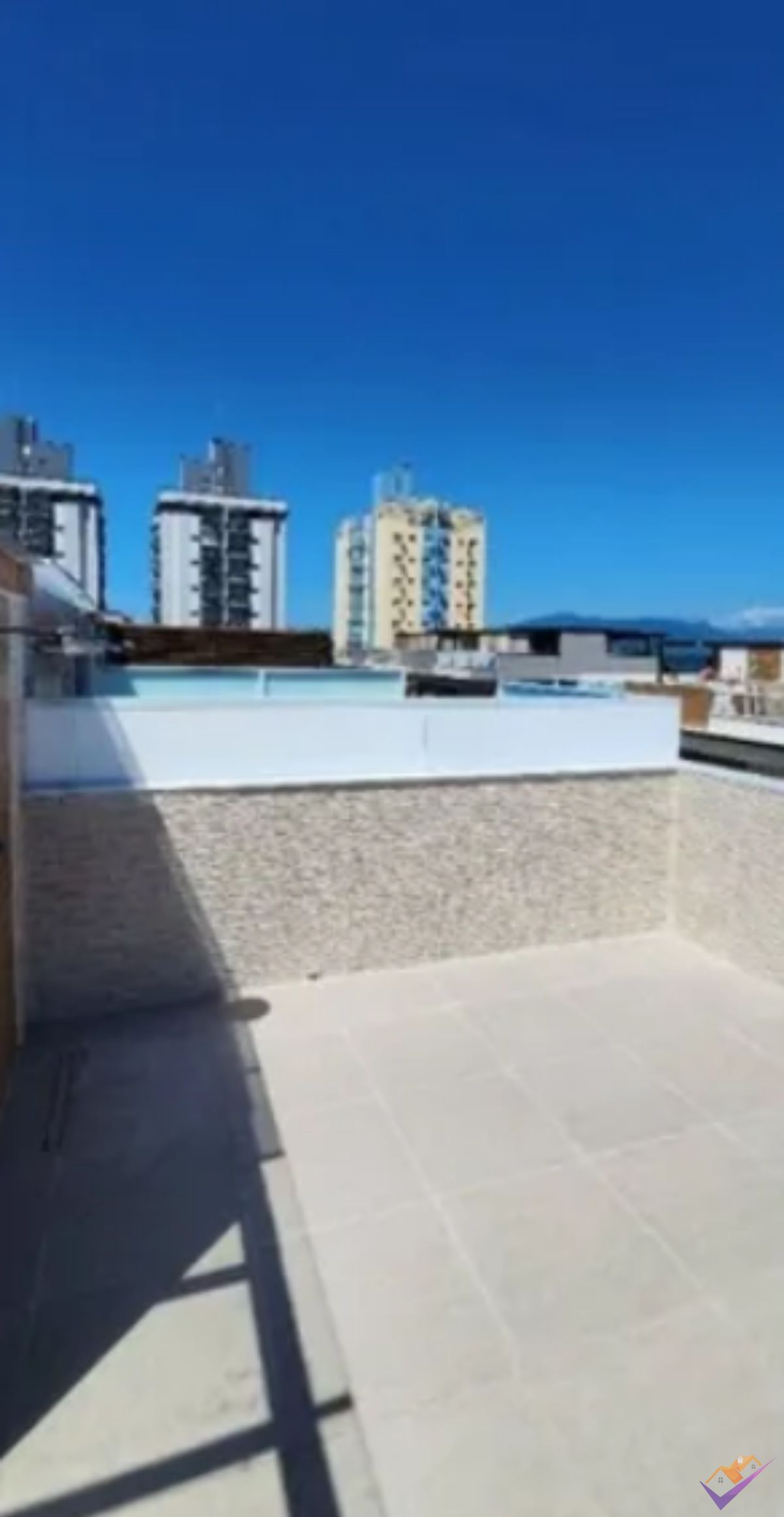 Triplex à venda em Massaguaçu, Caraguatatuba.