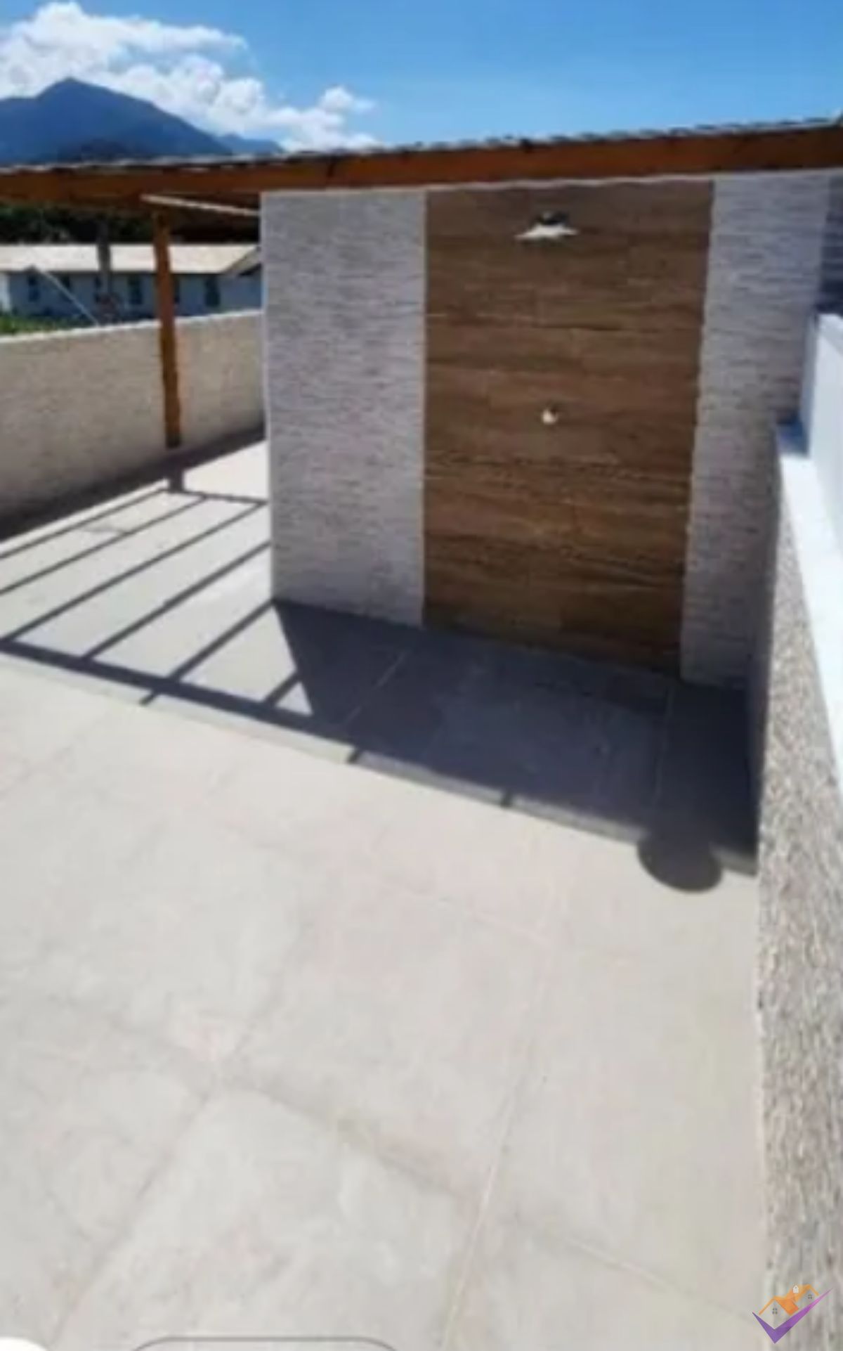 Triplex à venda em Massaguaçu, Caraguatatuba.