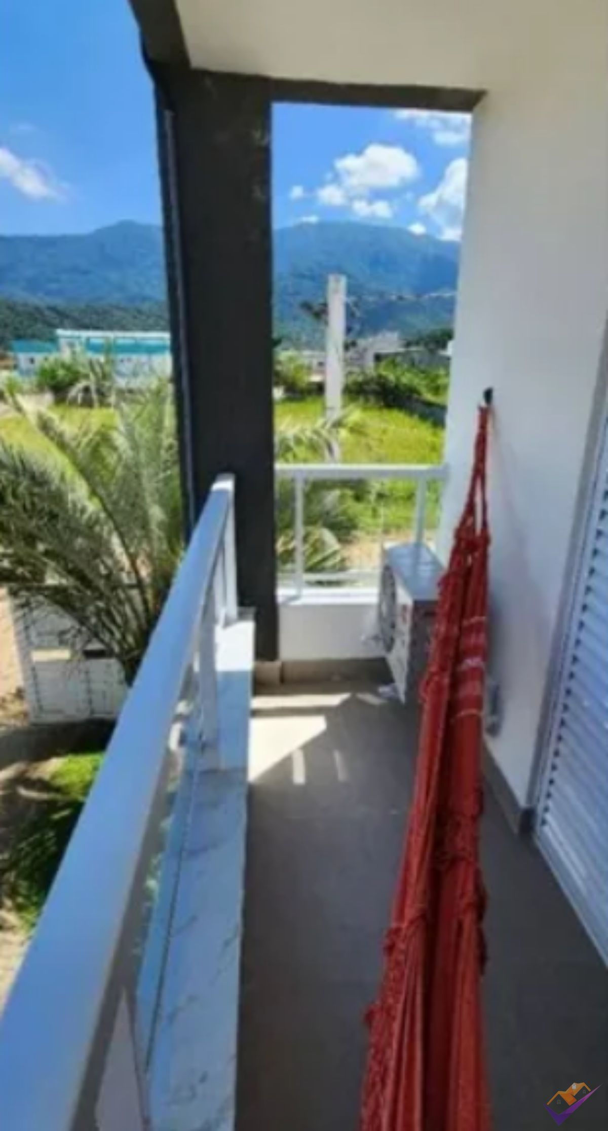 Triplex à venda em Massaguaçu, Caraguatatuba.