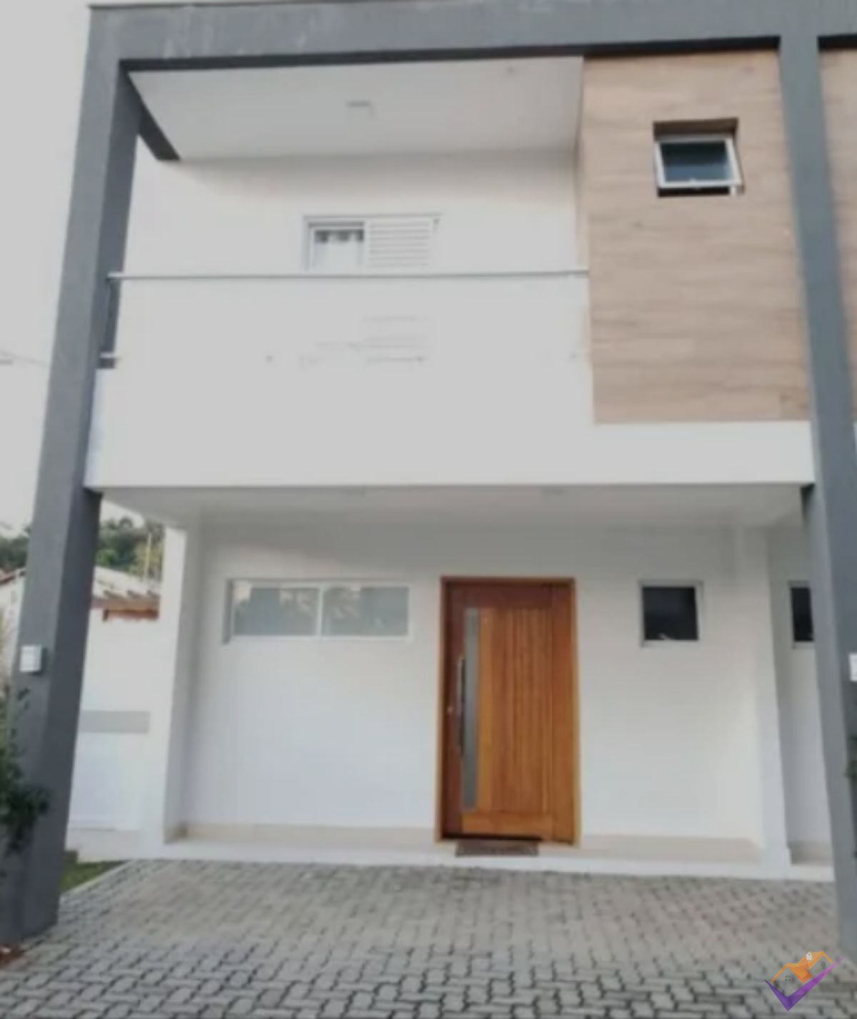 Triplex à venda em Massaguaçu, Caraguatatuba.