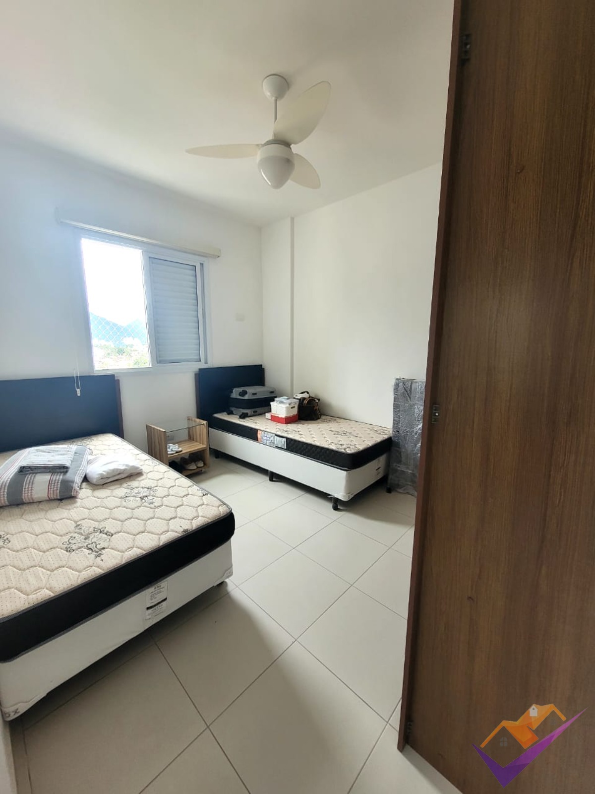 Excelente apartamento com três dormitórios à venda e para locação, Indáia, Caraguatatuba/SP.