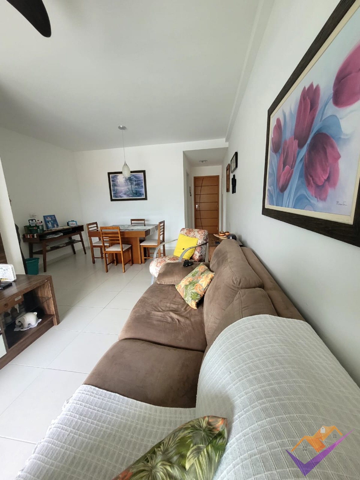 Excelente apartamento com três dormitórios à venda e para locação, Indáia, Caraguatatuba/SP.