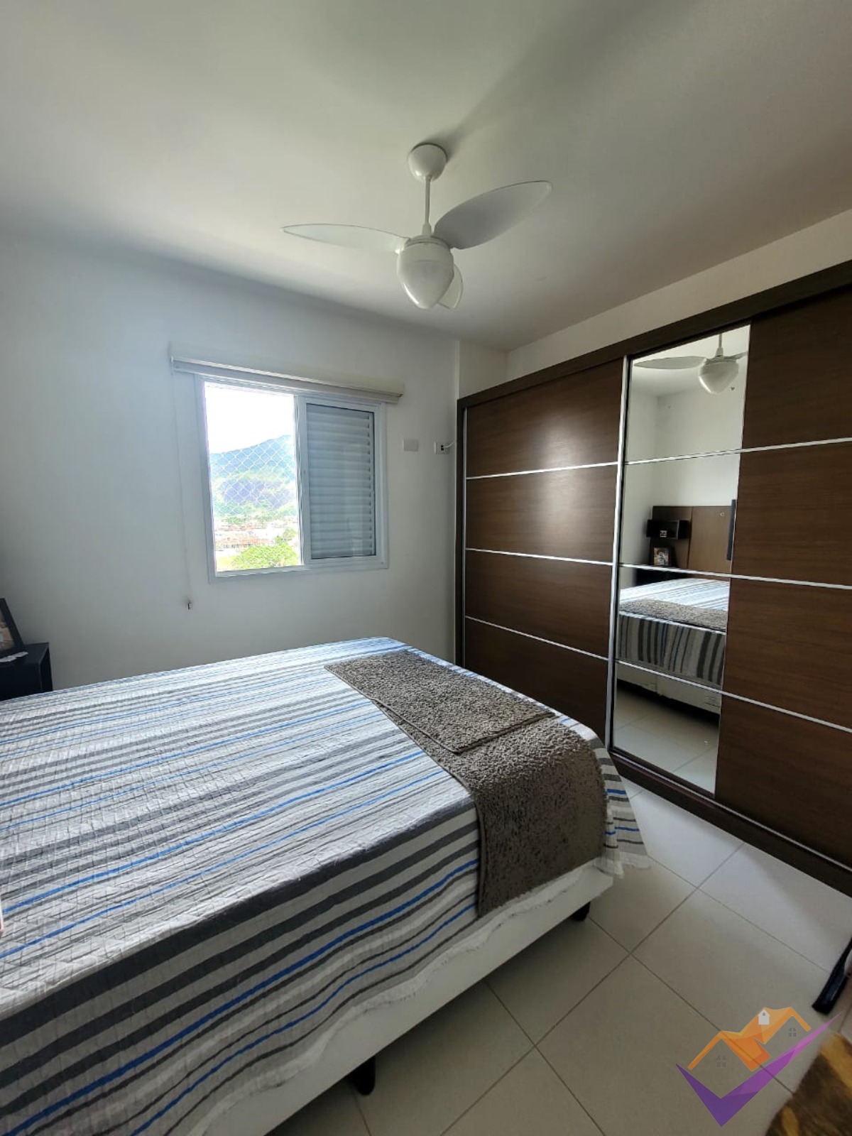 Excelente apartamento com três dormitórios à venda e para locação, Indáia, Caraguatatuba/SP.
