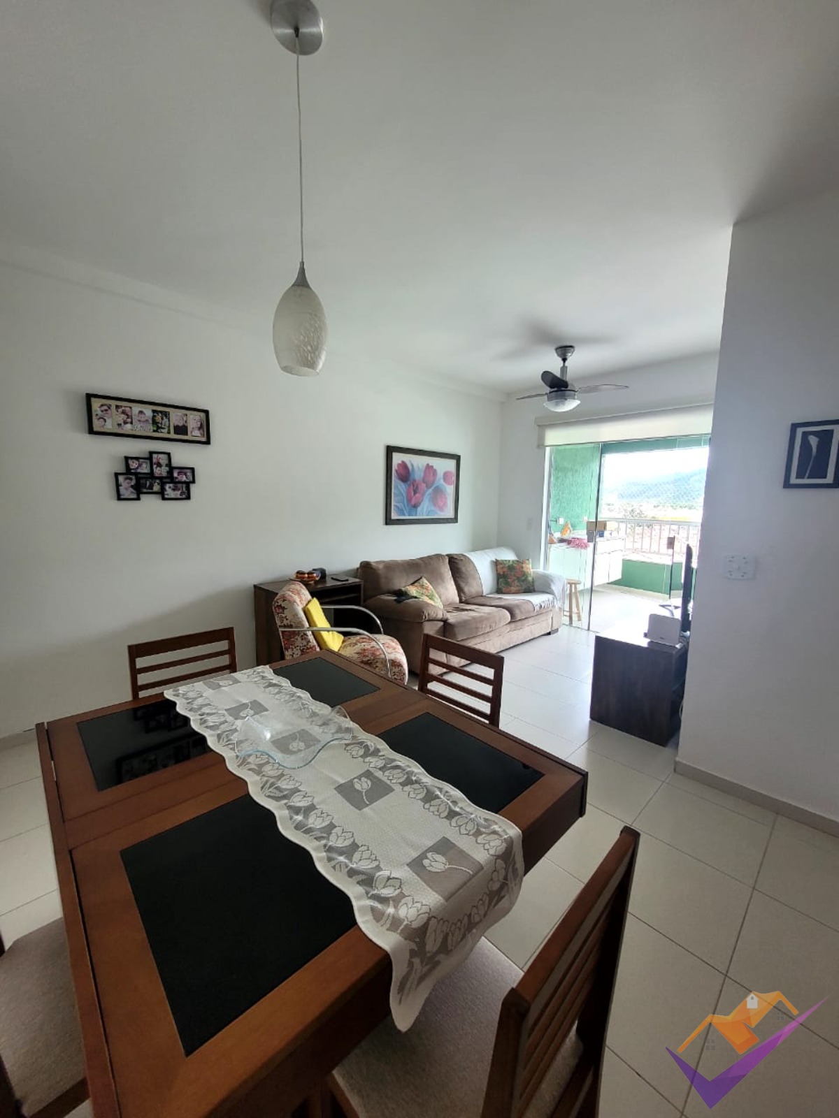 Excelente apartamento com três dormitórios à venda e para locação, Indáia, Caraguatatuba/SP.