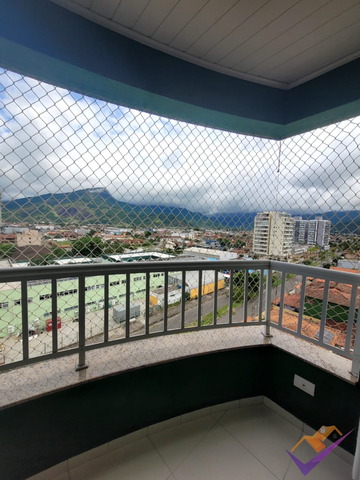 Excelente Apartamento com Três Dormitórios à Venda e para Locação, Indáia, Caraguatatubasp
