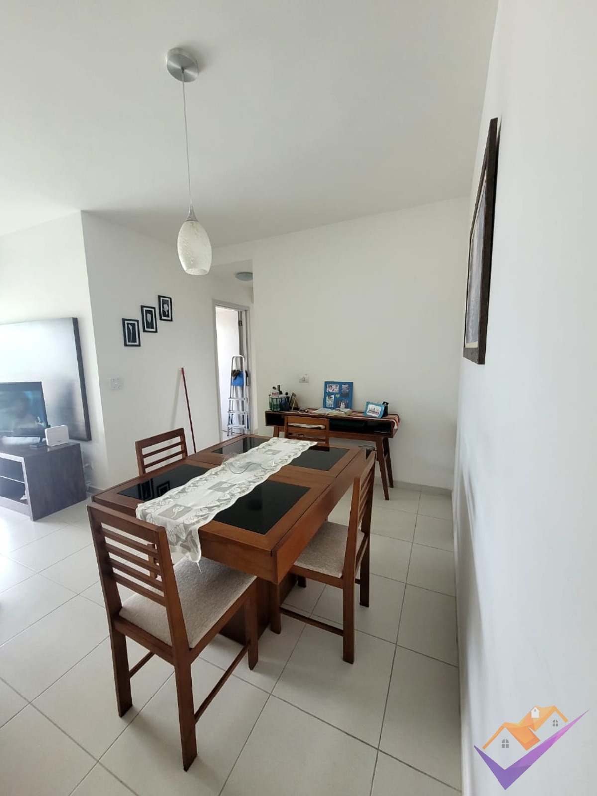 Excelente apartamento com três dormitórios à venda e para locação, Indáia, Caraguatatuba/SP.