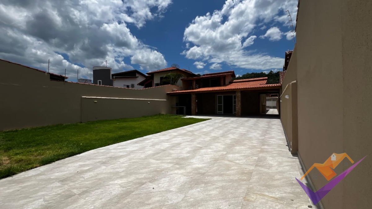 Casa, 4 quartos, 223 m² - Foto 2