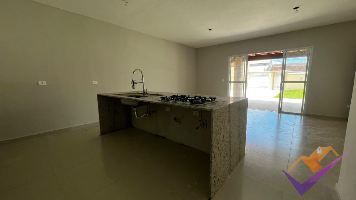 Casa, 4 quartos, 223 m² - Foto 1