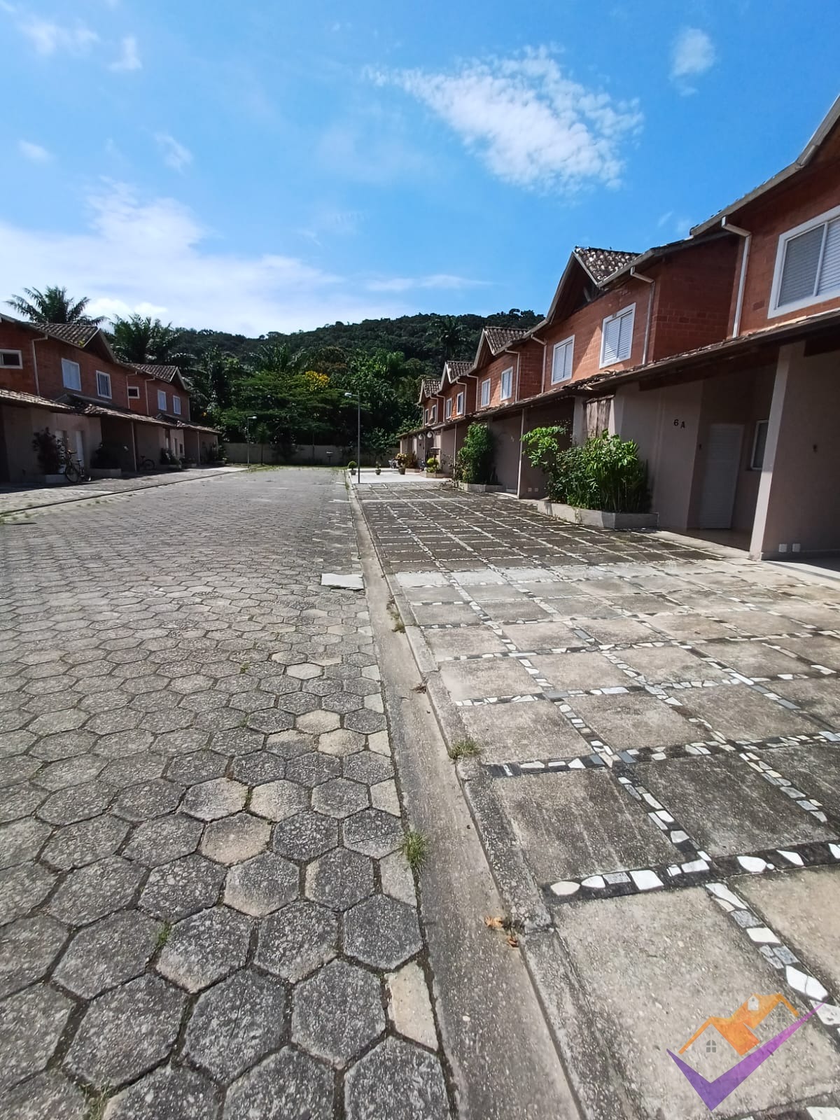 Sobrado à venda em condomínio, no portal patrimonium, massag