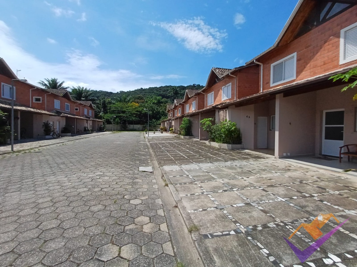Sobrado à venda em condomínio, no portal patrimonium, massag