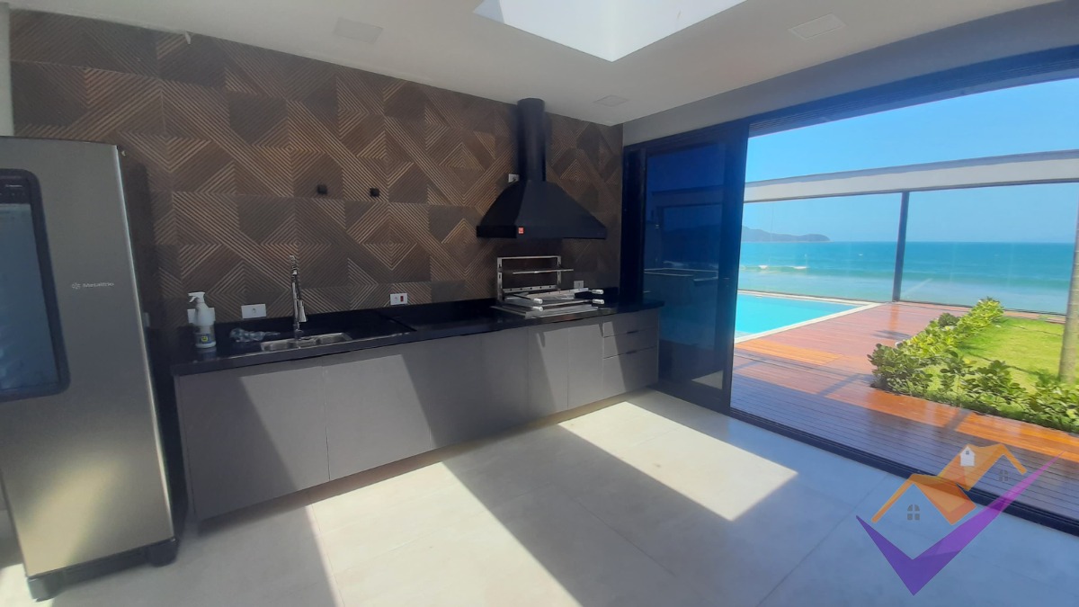 Excelente Casa à venda, Pé na Areia, Massaguaçu, Caraguatatuba/SP.