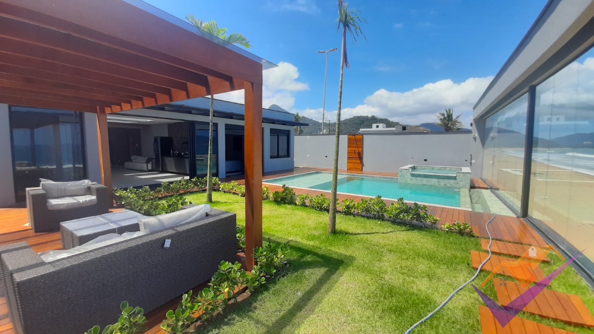 Excelente Casa à venda, Pé na Areia, Massaguaçu, Caraguatatuba/SP.